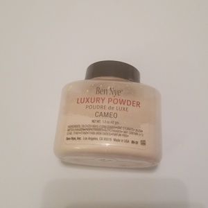 Ben Nye Cameo Luxury Powder